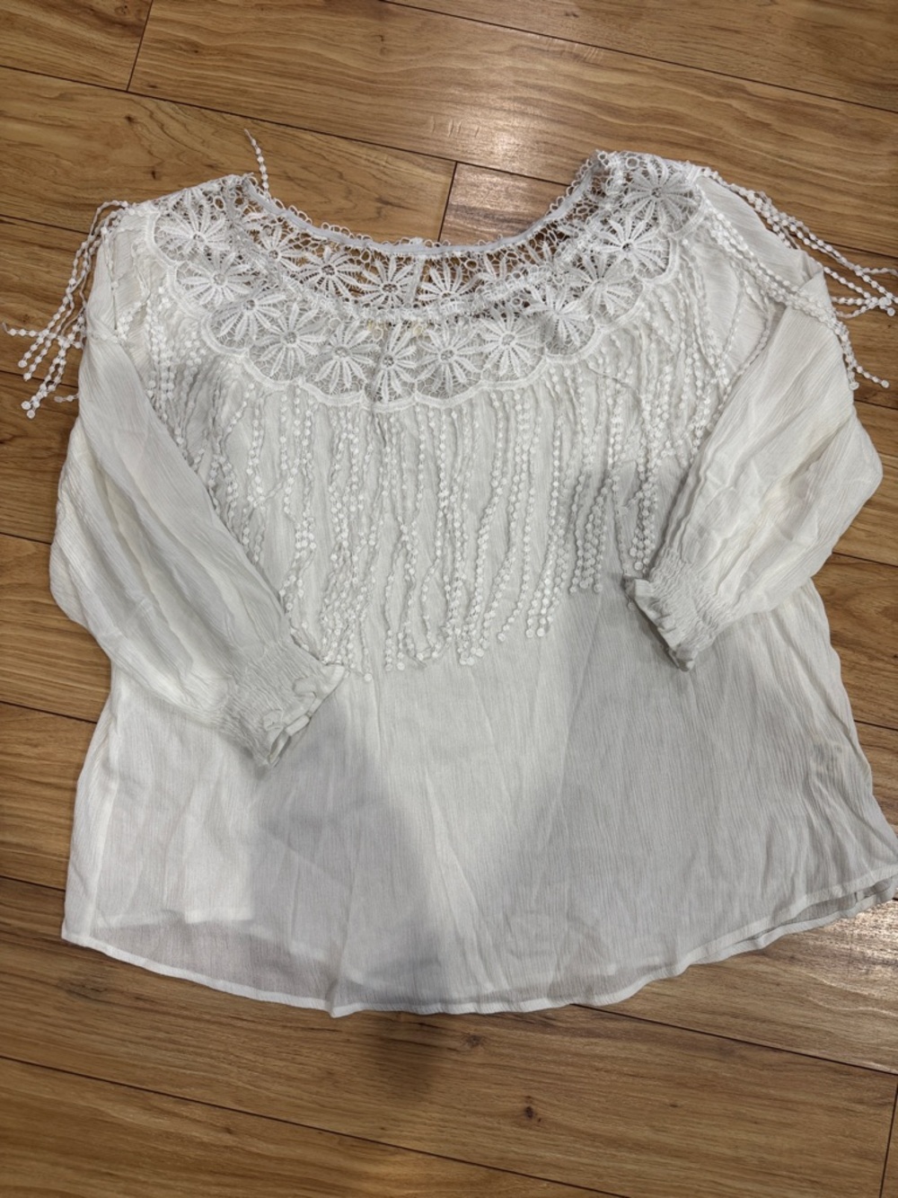 Women's White Lace Kye Mi Blouse